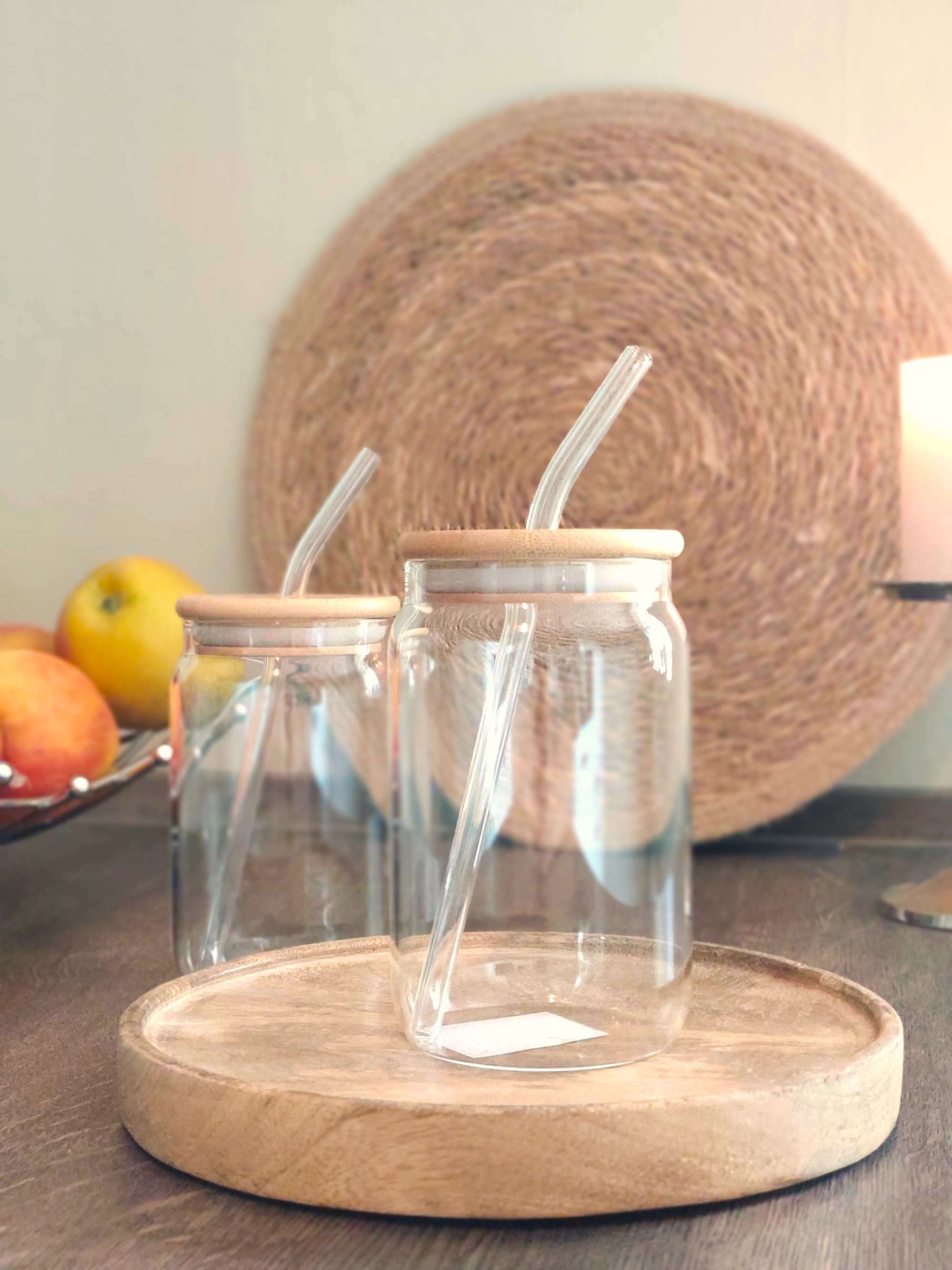 Tringlas mit Bambusdeckel und Glasstrohhalm 350ml und Dekoration
