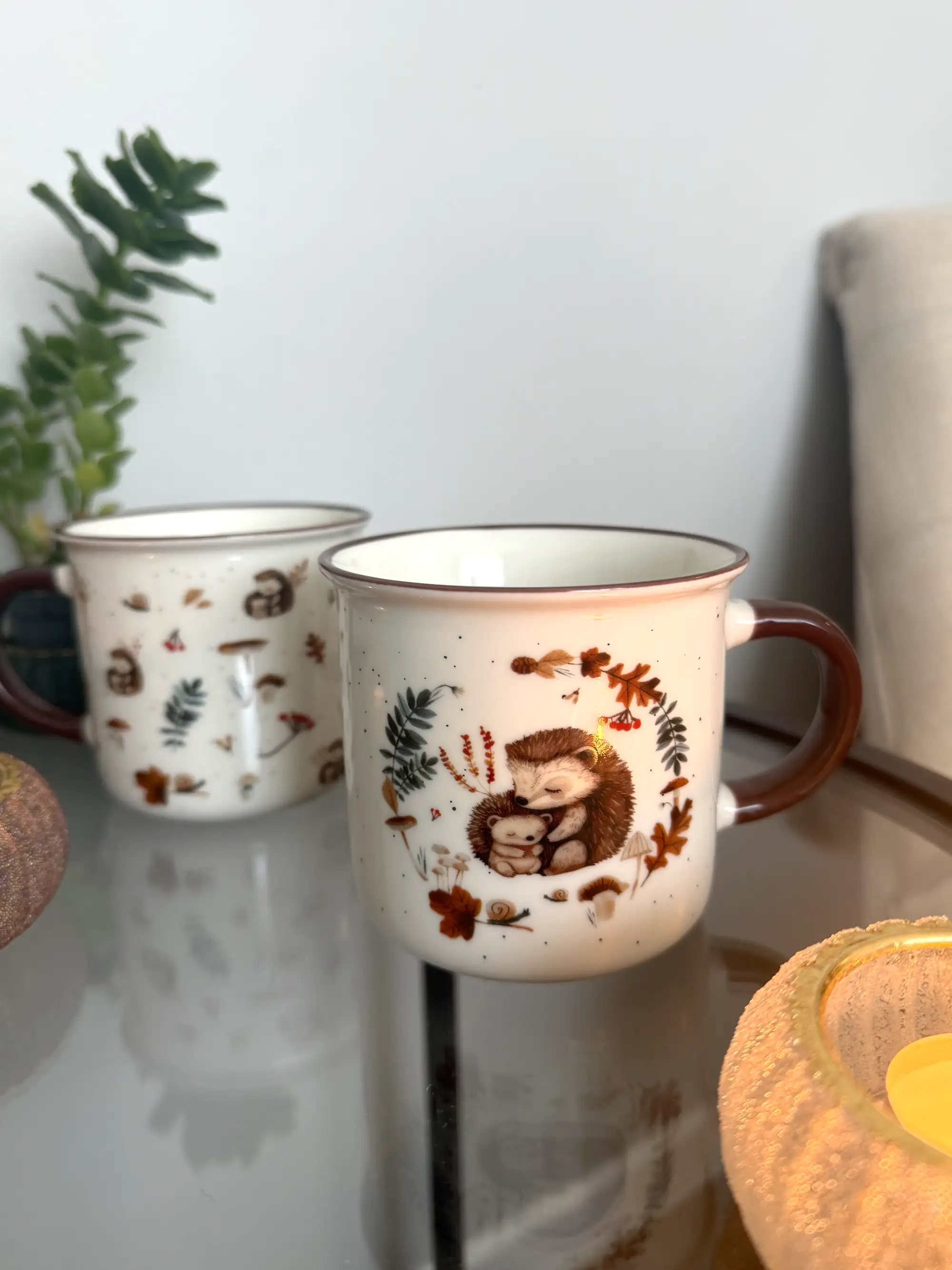 Becher Igel mit Kind und Herbstmotiv