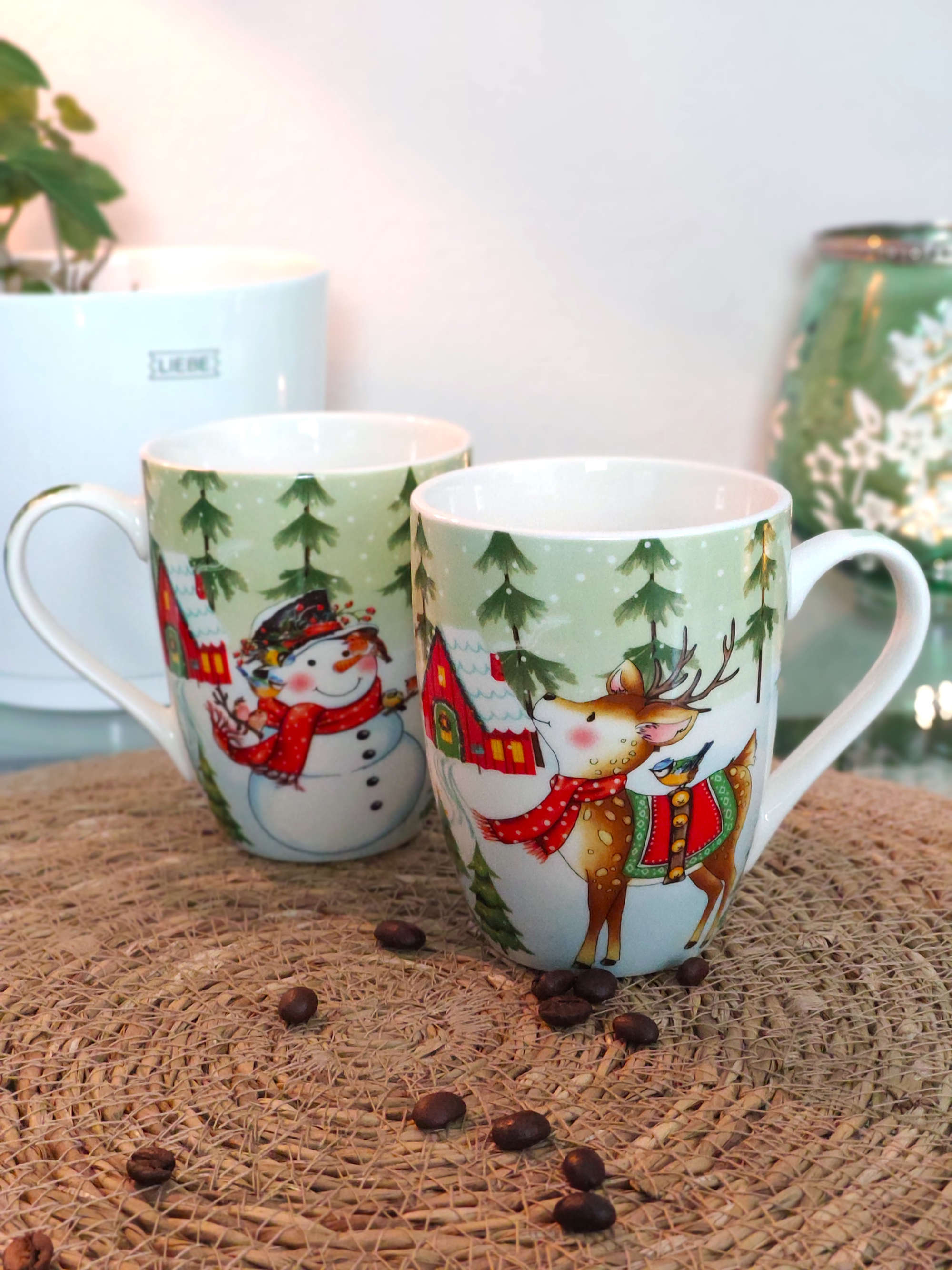 Tassen Set mit Motiv Weihnachten Schneemann und  Hirsch und Dekoration