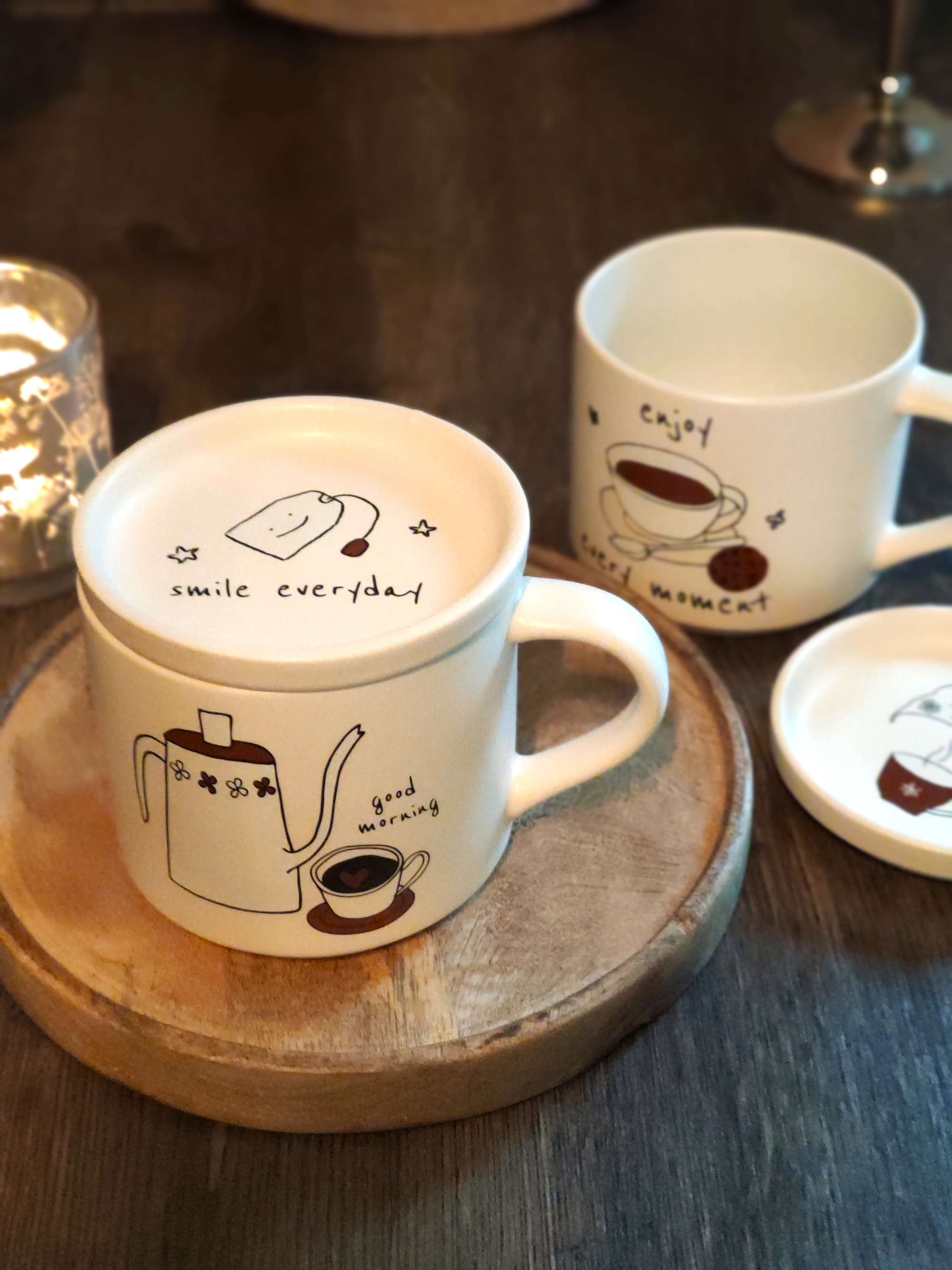 Teebecher mit Deckel mit Motiv und Spruch good