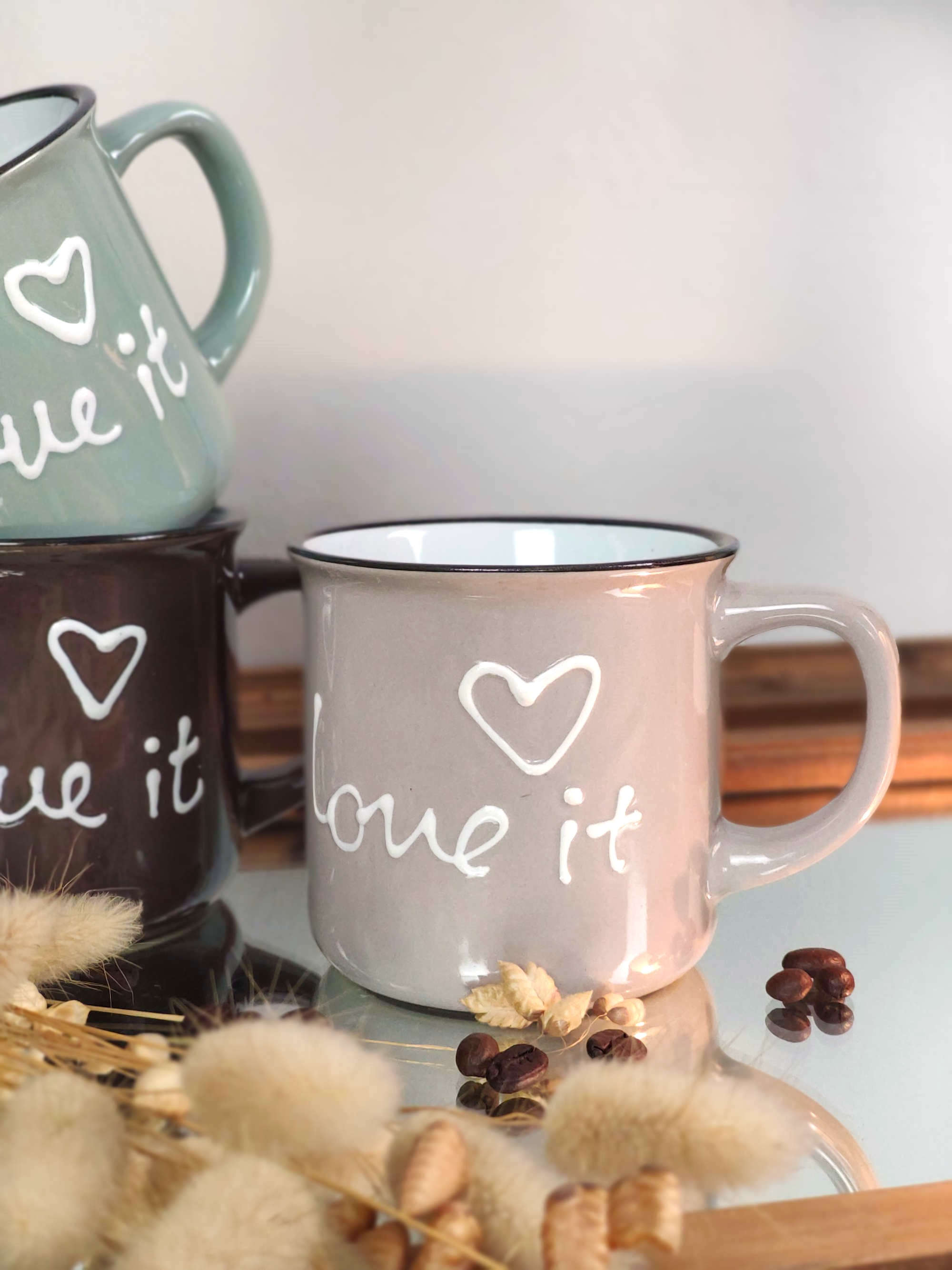 Keramik Becher in Creme Love it mit Dekoration