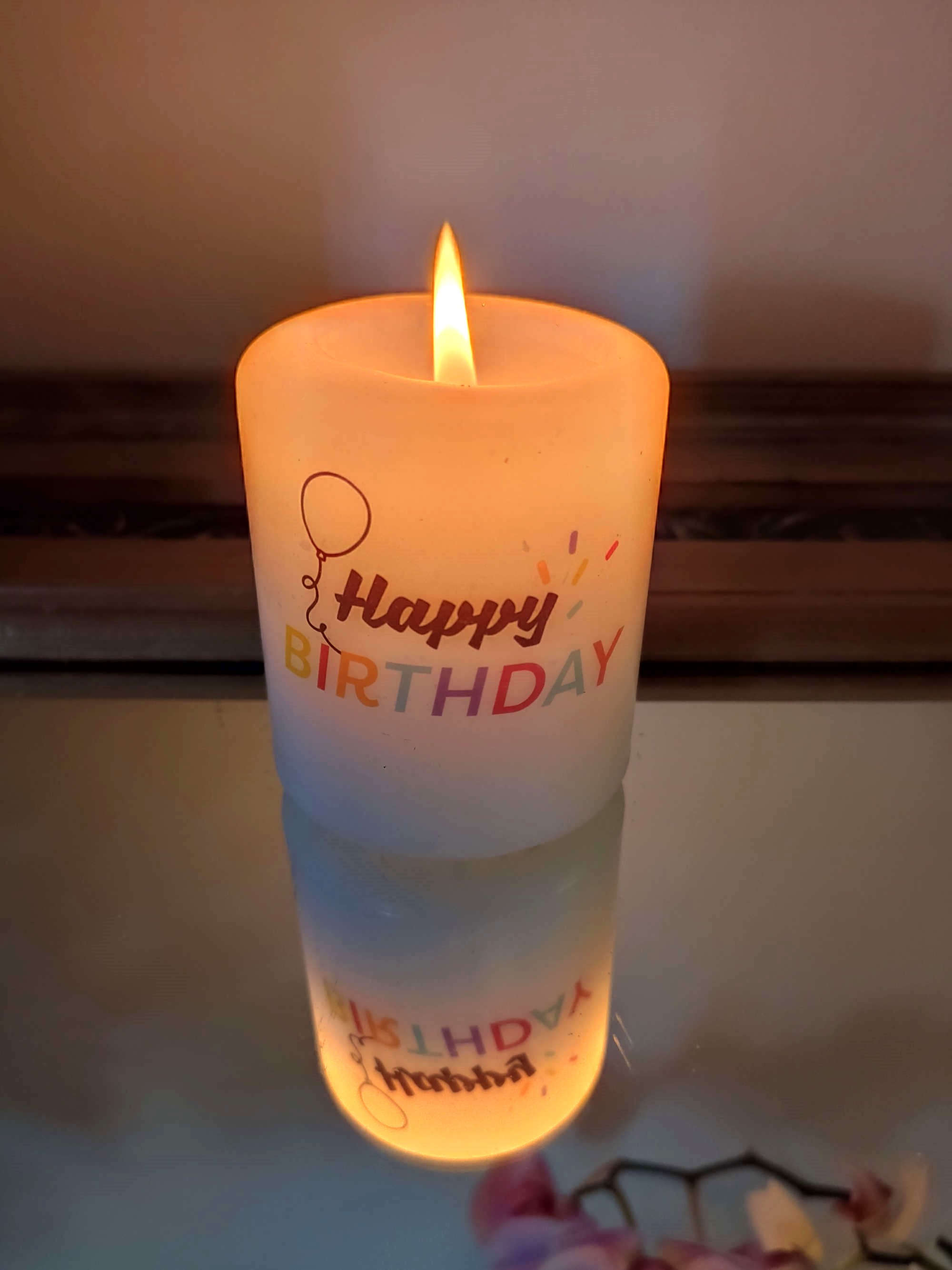 Weisse Happy Birthday Kerze