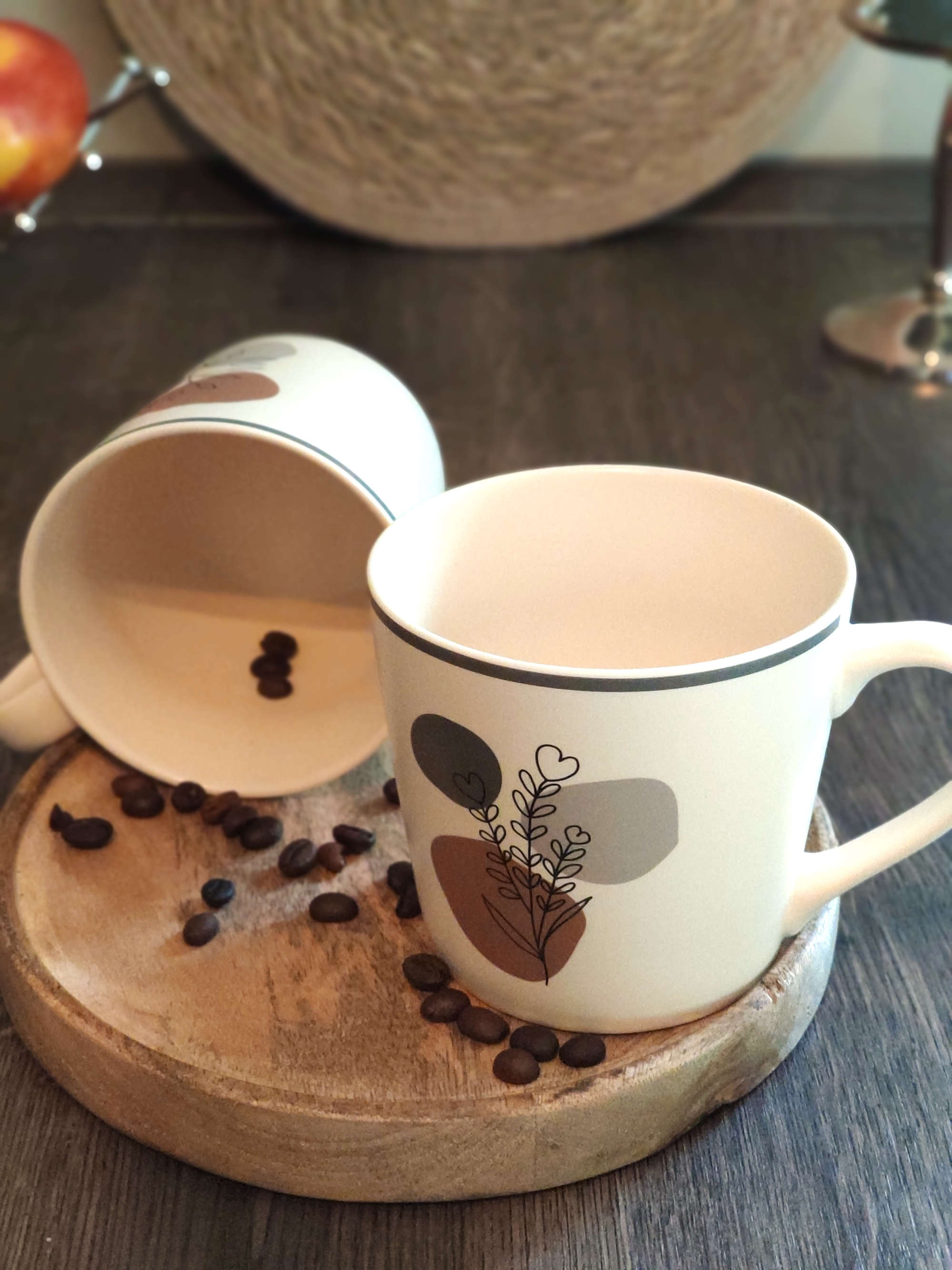 Porzellan Becher 2er Set creme und Dekoration
