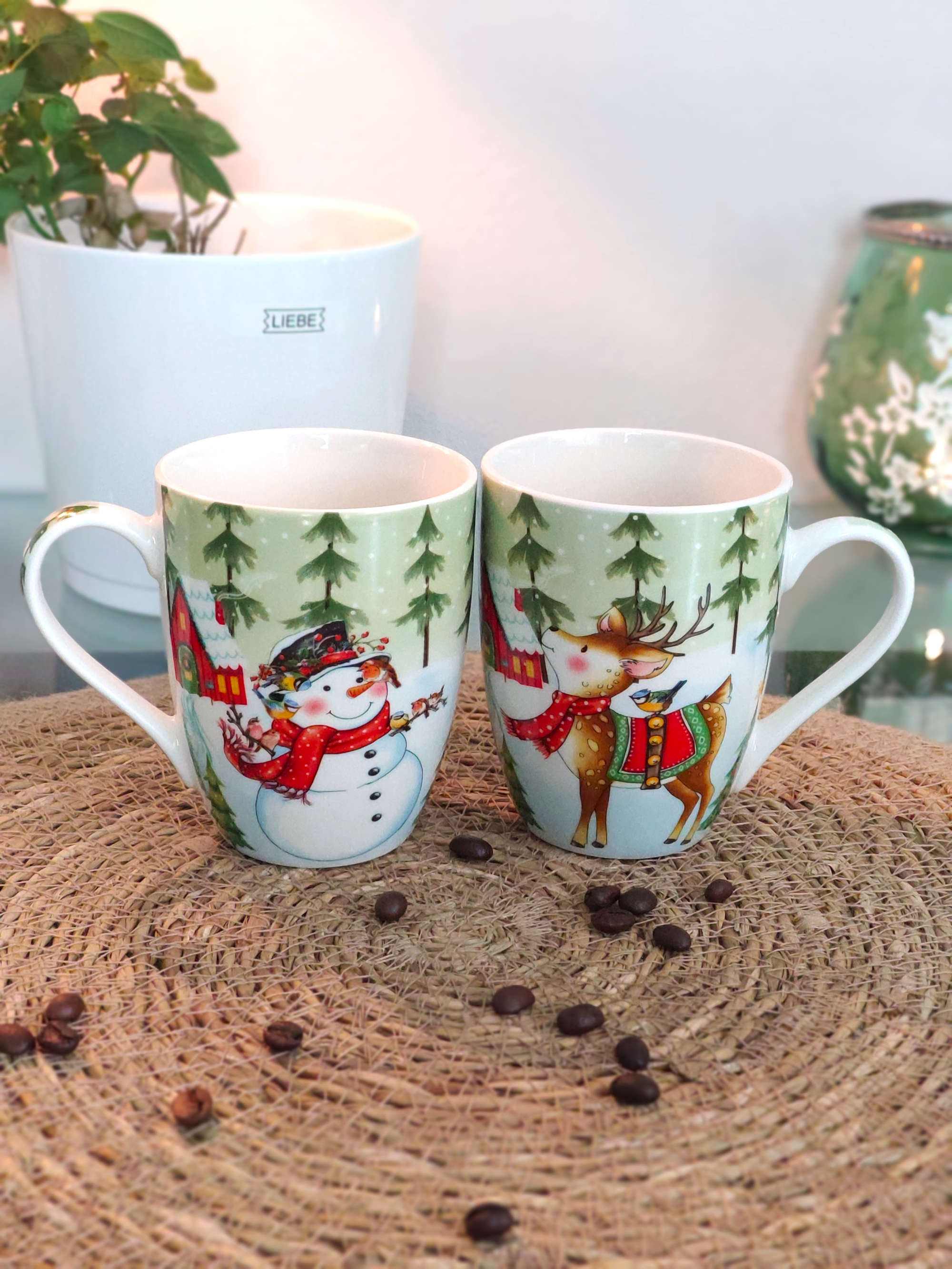 Tassen Set mit Motiv Weihnachten Schneemann und  Hirsch und Dekoration