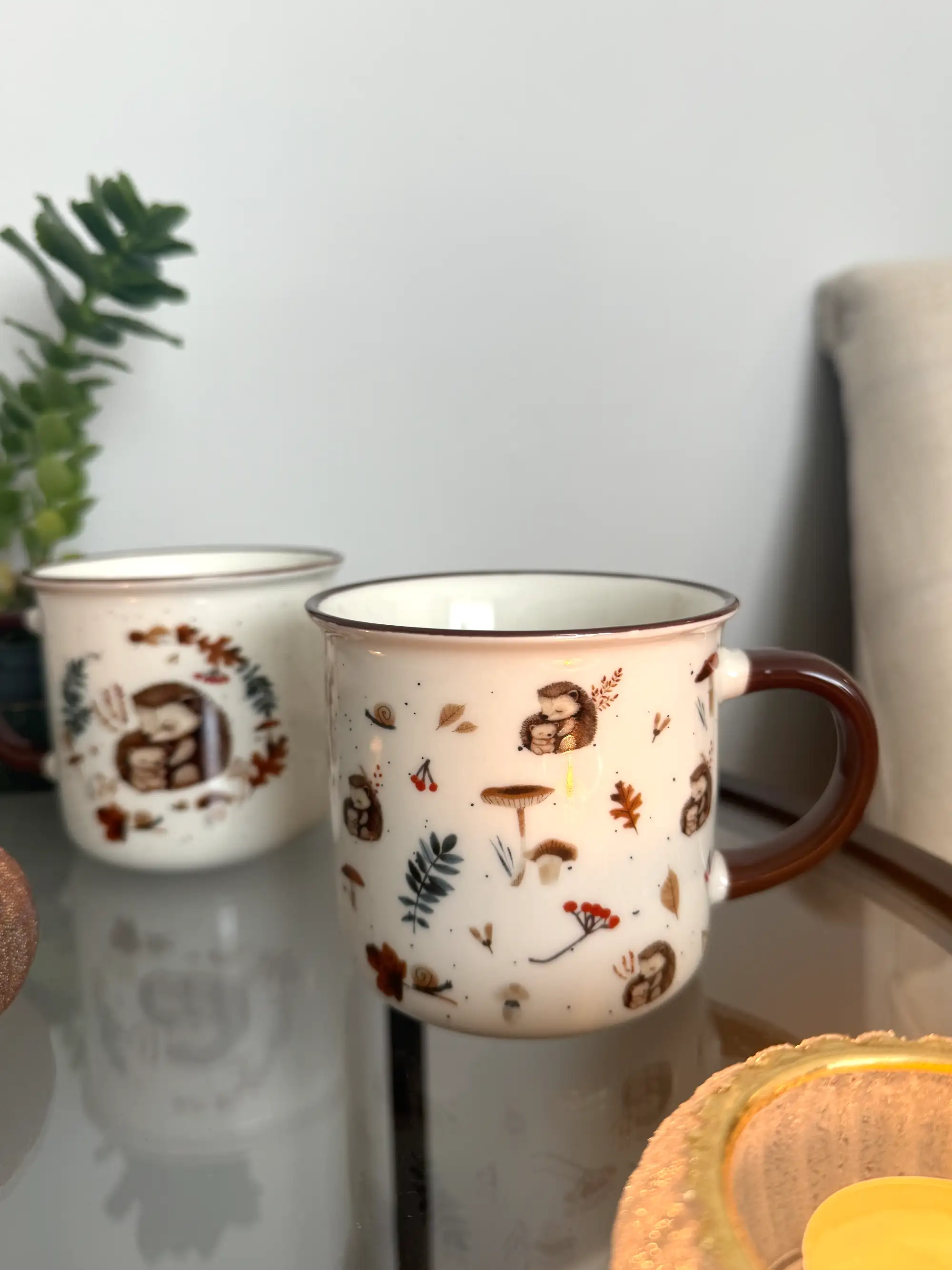 Becher Igel mit Kind und Herbstmotiv