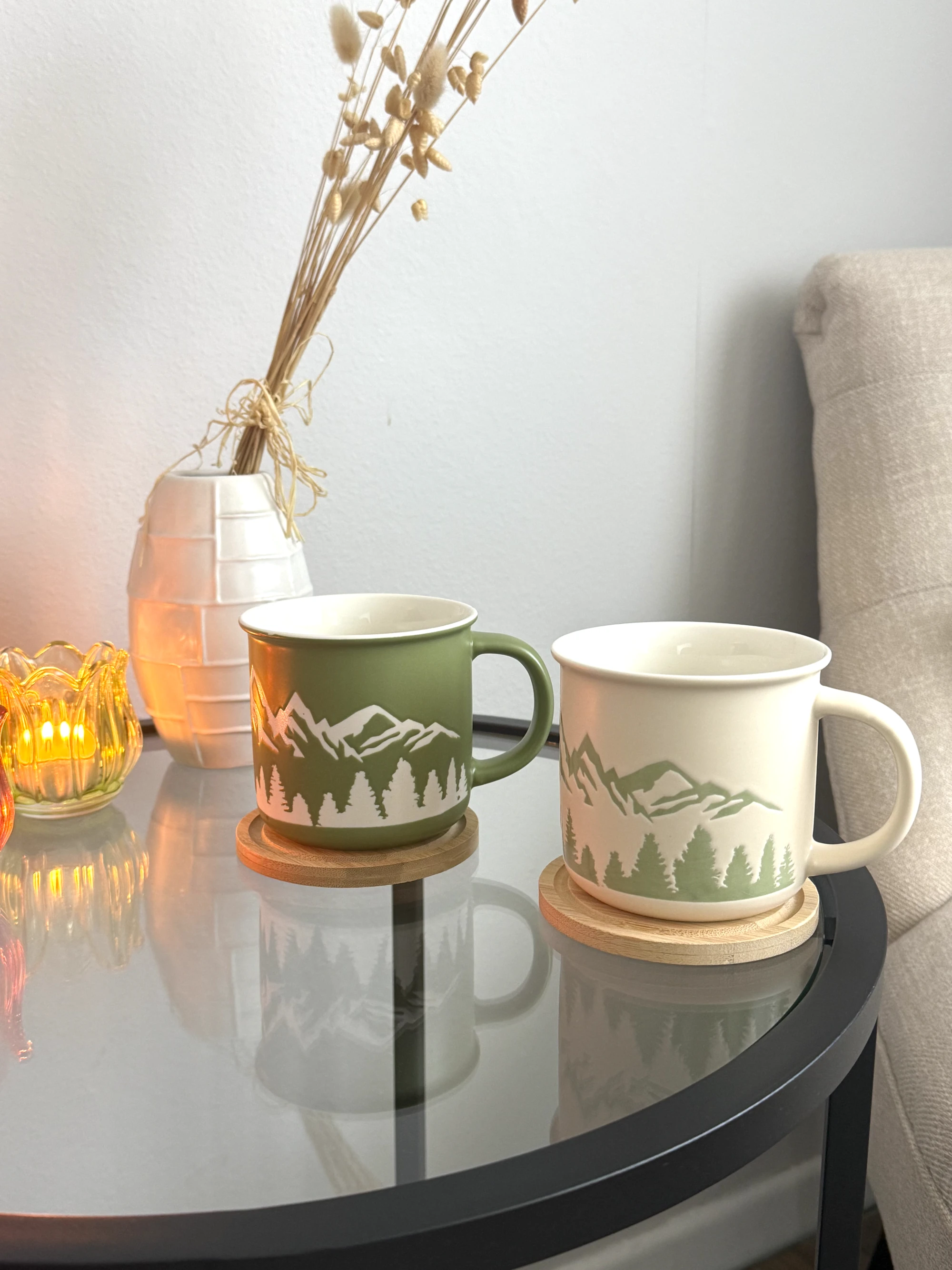 Becher Berge in Grün und Beige