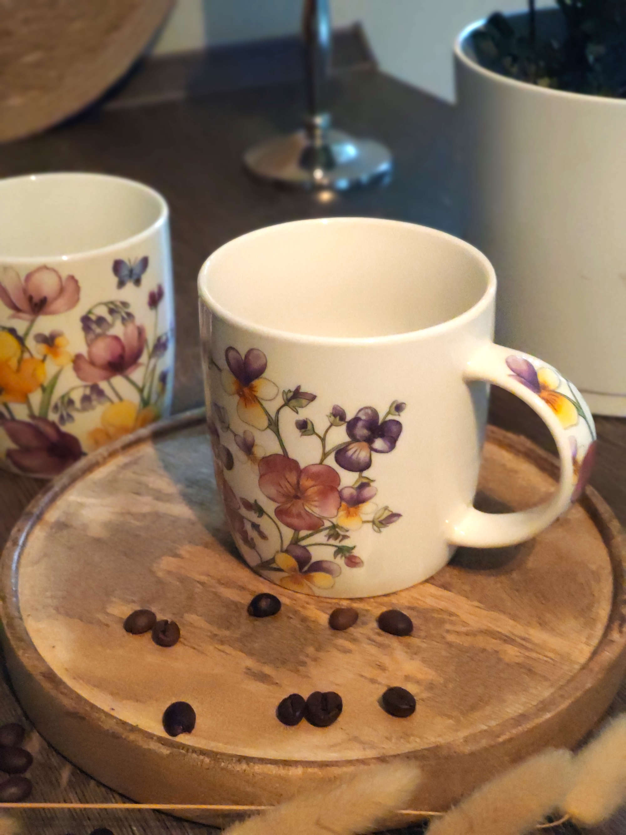 Porzellan Becher Bunte Blumen 2er Set und Dekoration