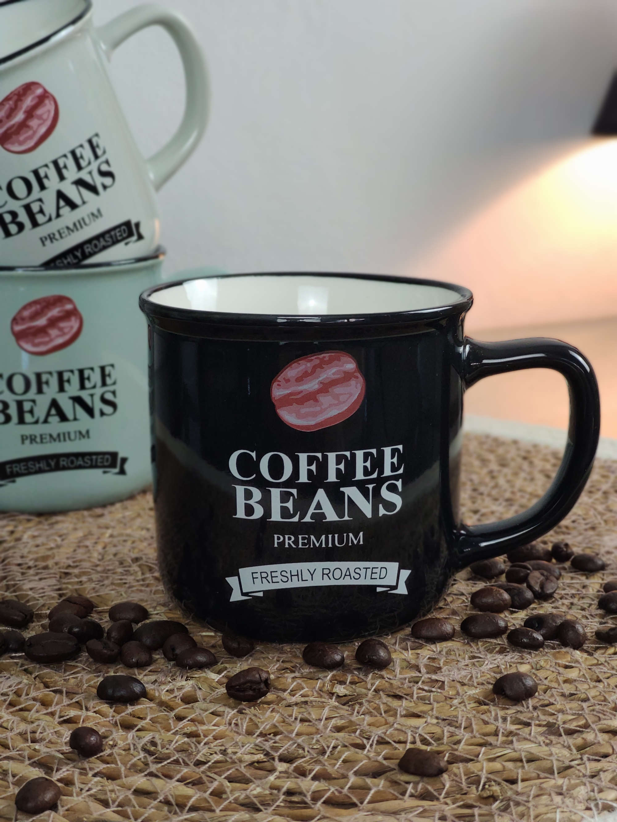 Porzellan Becher mit Schrift Coffee Beans Schwarz