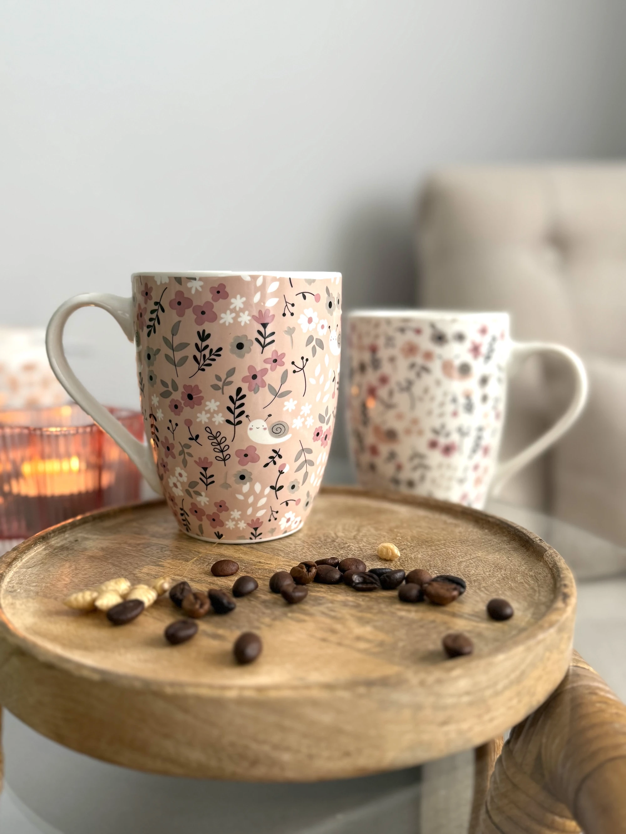 Becher Schnecke Rosa mit Deko