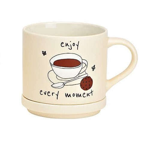 Teebecher mit Deckel aus Porzellan mit Motiv und Spruch enjoy every moment in creme