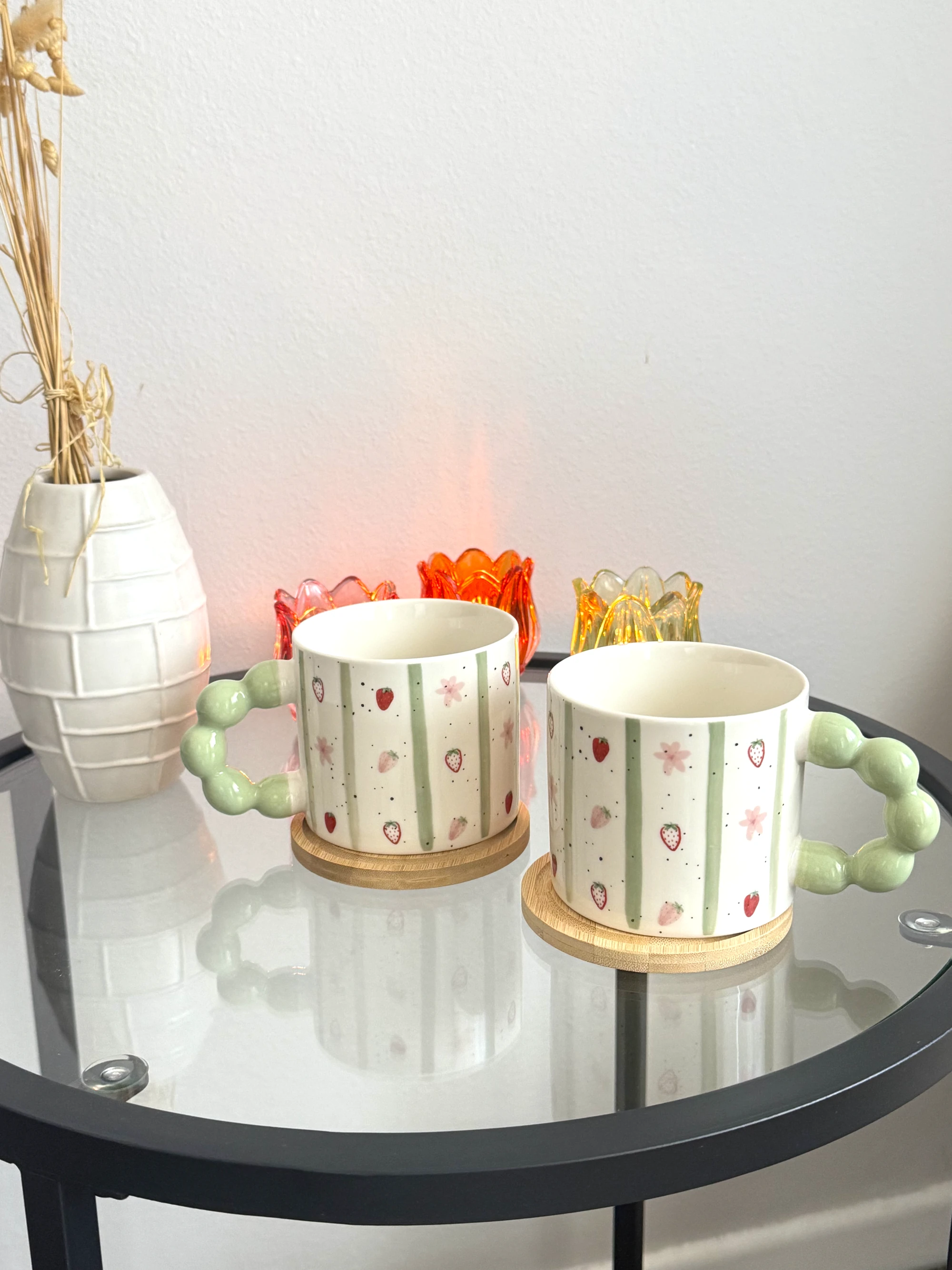 Becher Erdbeeren Grün Perlengriff