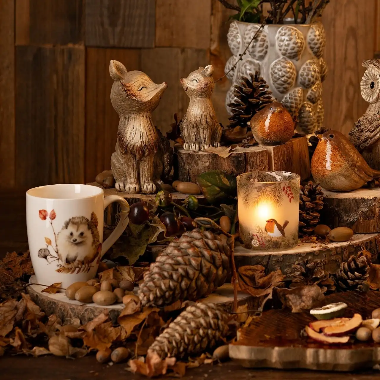 Becher Igel und Herbstliche Dekoration